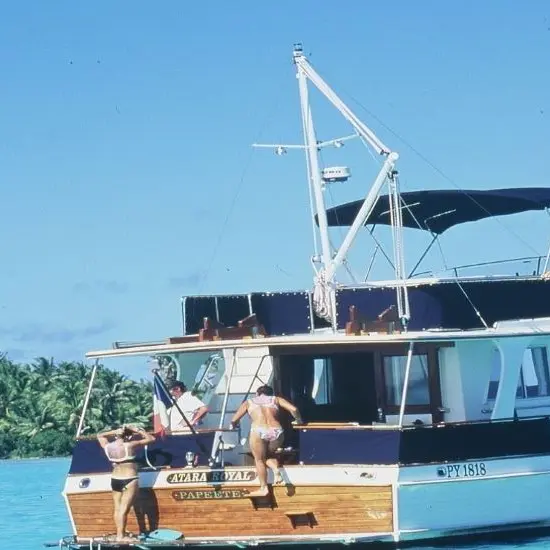 Motor Yacht Charter / Atara Royal - Tahiti Tourisme