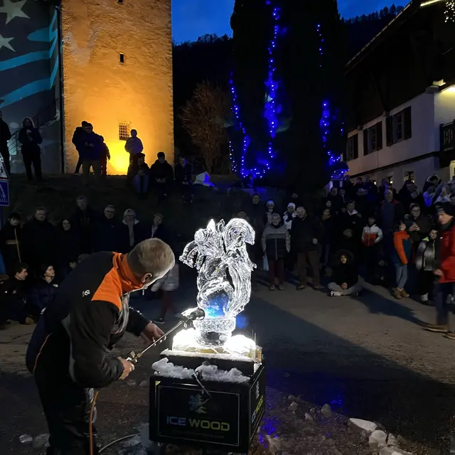 Ice Wood fait son Show ! Spectacle de sculpture sur glace_Saint-Nicolas-la-Chapelle