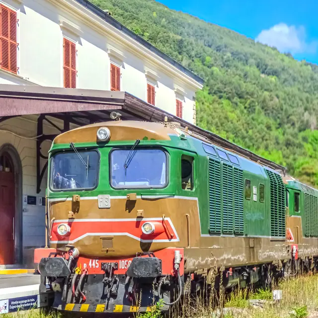 Train historique Vintimille - Tende - Train de la Saint-Eloi_Tende