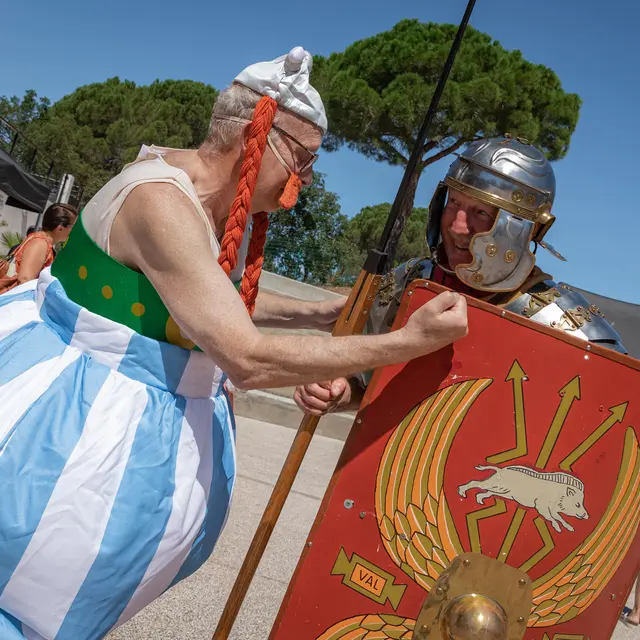 Obélix et un soldat romain
