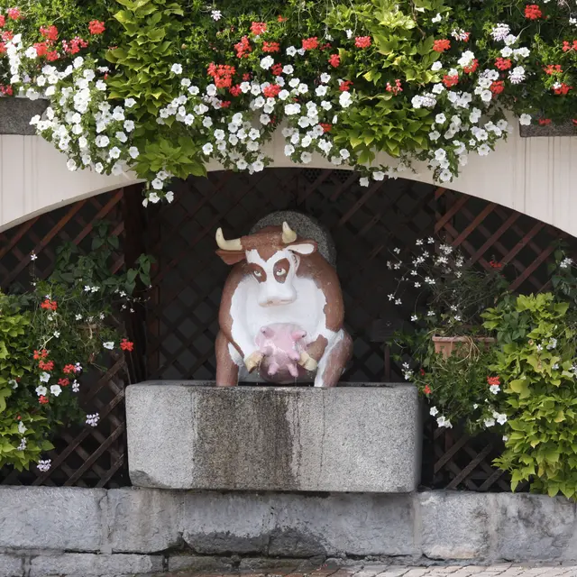 Art Vache : La Vache Fontaine