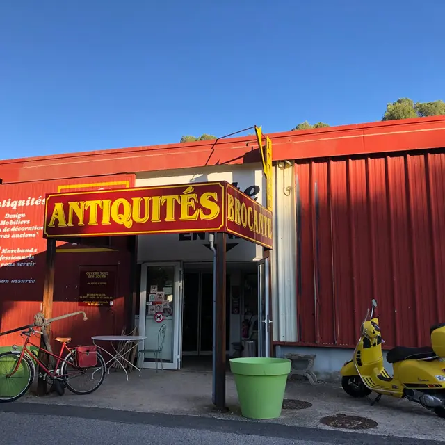 Marché couvert de l'ancien - Barjols
