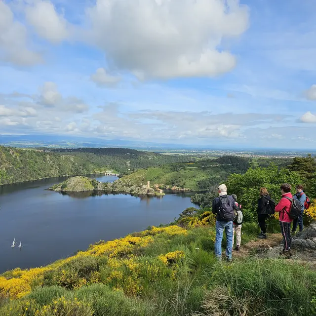 Vue sur le château de Grangent