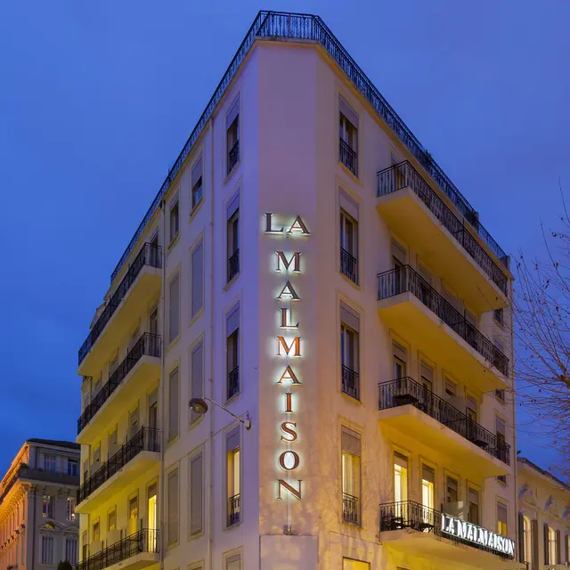 FACADE
