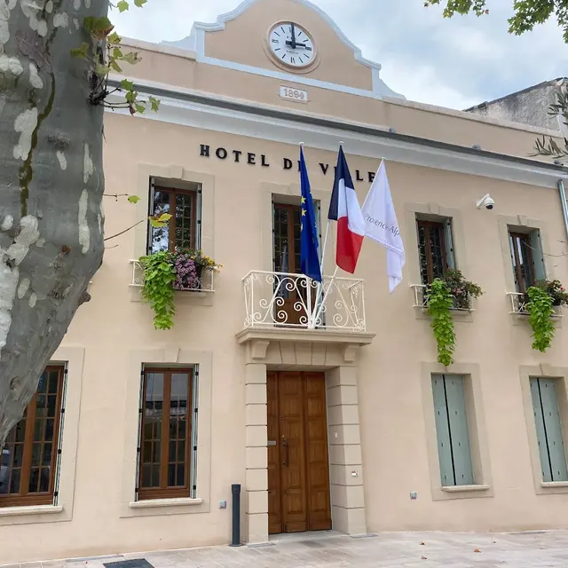 Mairie de Sénas