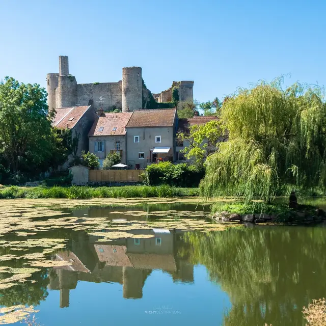 Randonnée patrimoine à Billy – Version facile avec visite de la forteresse (près de Vichy, Allier)_Billy
