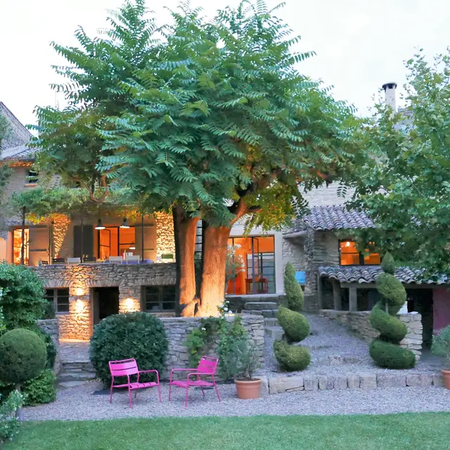 Vue d'ensemble prise du jardin