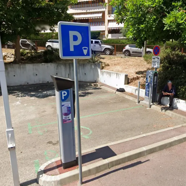 Borne de recharge véhicules électriques Le Cannet parking Grignan_Le Cannet