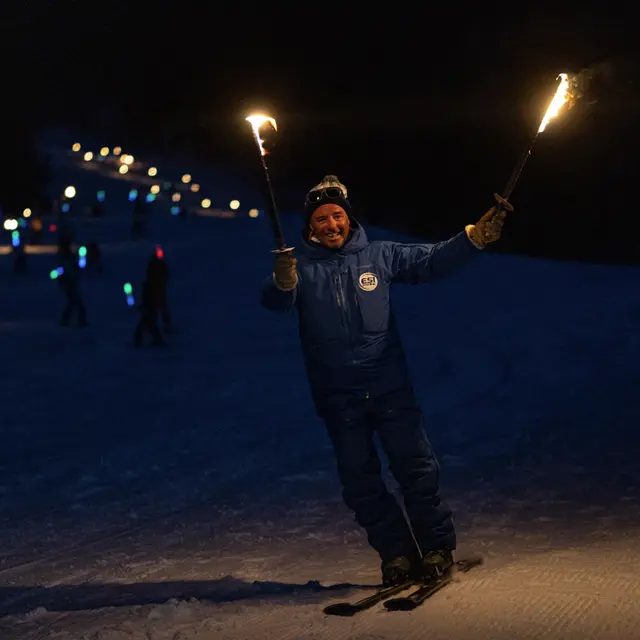 Féerie d'hiver : Descente aux flambeaux de l'ESI