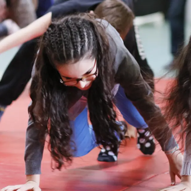 Atelier cirque parents-enfants • Collectif TBTF_Cusset