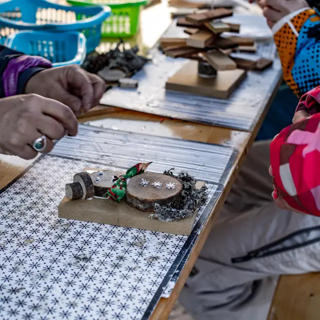 Atelier bonhomme de neige en bois_Les Gets