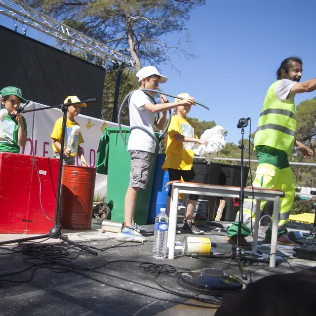 Dino-Théâtre : Recyclage musical_Plagne