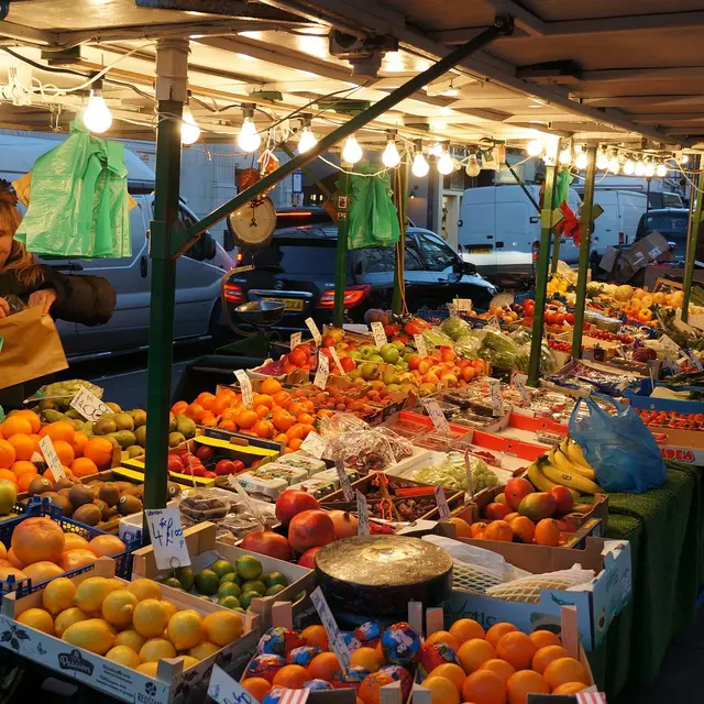 Marché au village  nocturne