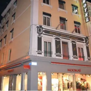 Hôtel Saint Ferréol Marseille.jpg