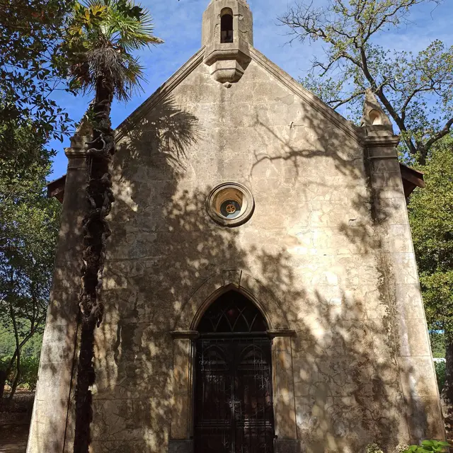 Façade de la chapelle Minuty à Gassin - https://gassin.eu