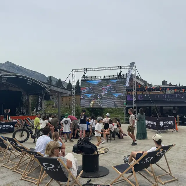 Diffusion de la demi-finale de la Coupe du Monde Football France - Espagne à Avoriaz_Avoriaz