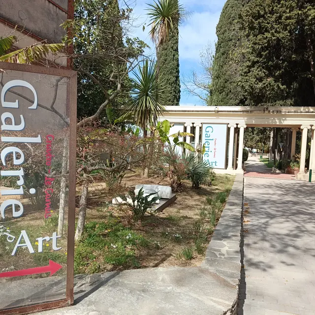 La galerie dans le parc Cravéro