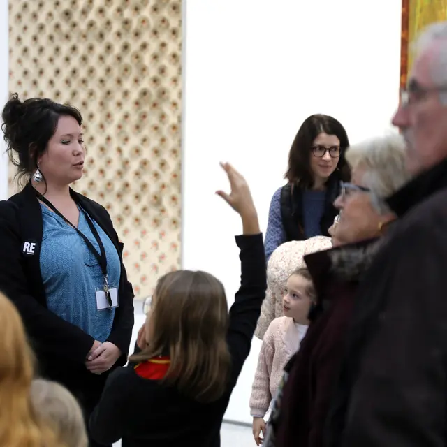 Visite Ensemble dans l'exposition Hors Format - Collections en chantier, MAMC+, 2024.