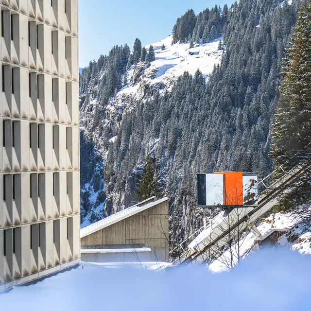 Flaine-Ascenseur-N2-Exterieur