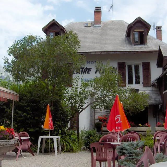 Auberge de l'Âtre Fleuri