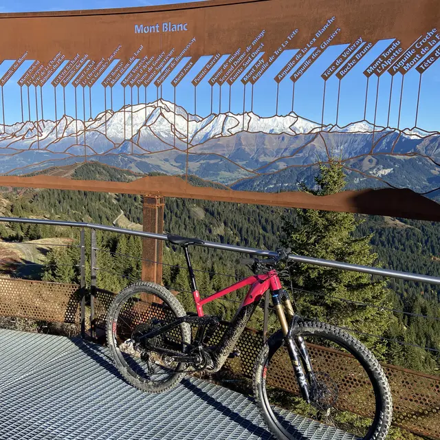 À dos de VTT en Aravis