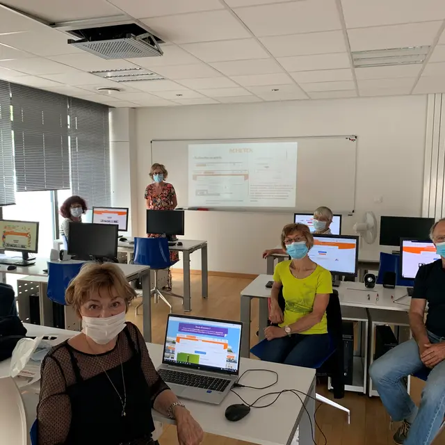 photo d'un groupe à l'atelier numérique