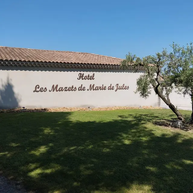 Appart Hôtel Les Mazets de Marie et Jules_Eyragues