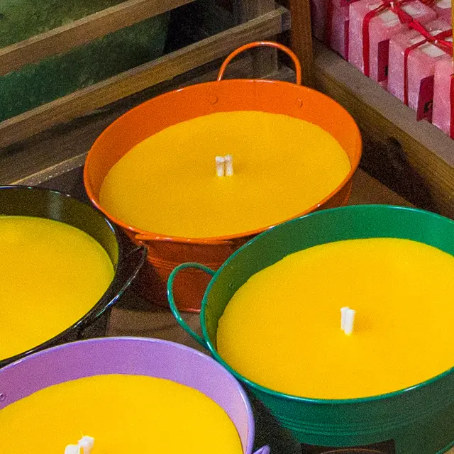 Fabrication Artisanale de bougies_Auribeau-sur-Siagne