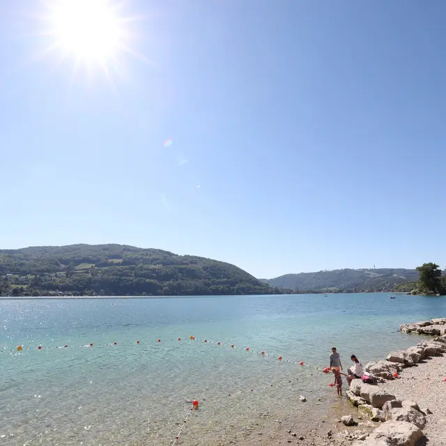 Plage du Pin avec soleil éclatant