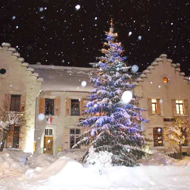 Corrençon by night