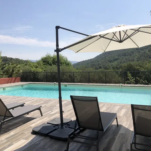 Terrasse grande piscine