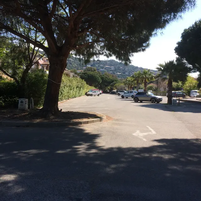 PARKING DU MARCHE - CAVALIERE