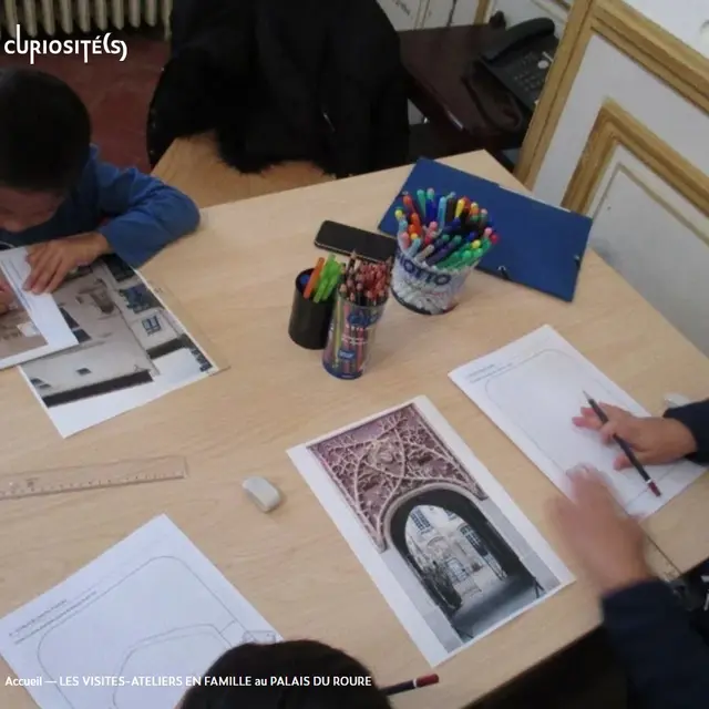Visites-ateliers en famille au Palais du Roure_Avignon