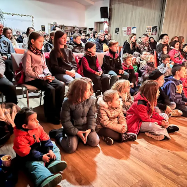 Spectacle pour les enfants en intérieur_Isola 2000