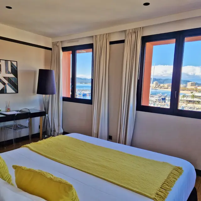 Le Touring_Saint-Raphaël