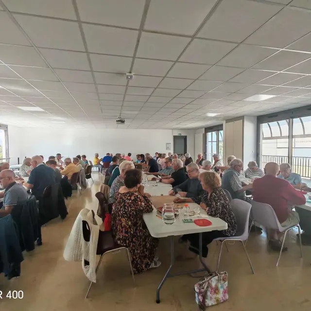 La salle du Foyer - Saint-Denis-lès-Bourg_Saint-Denis-lès-Bourg