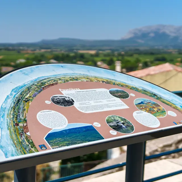 Table d'orientation : Place du château_Pourrières