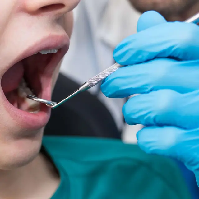 DENTISTE