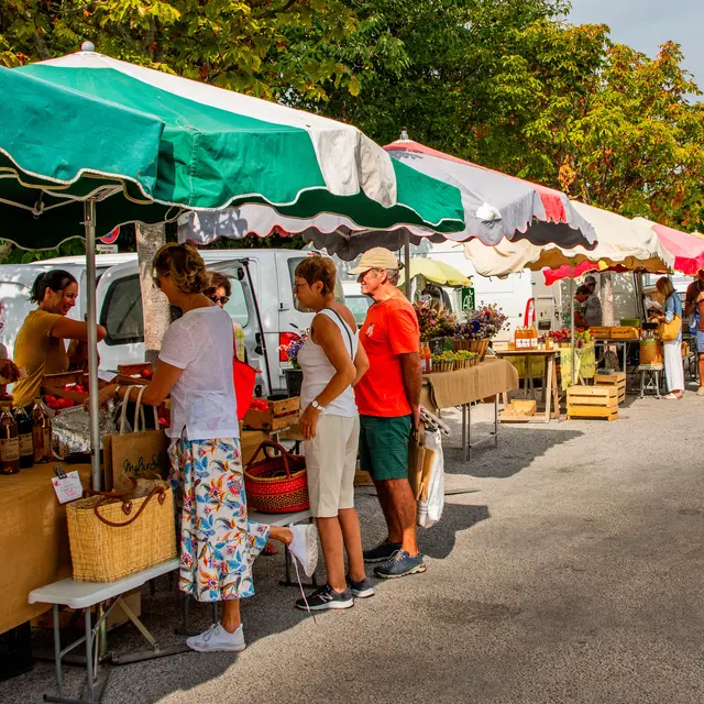 Marché agricole Petit Palais
