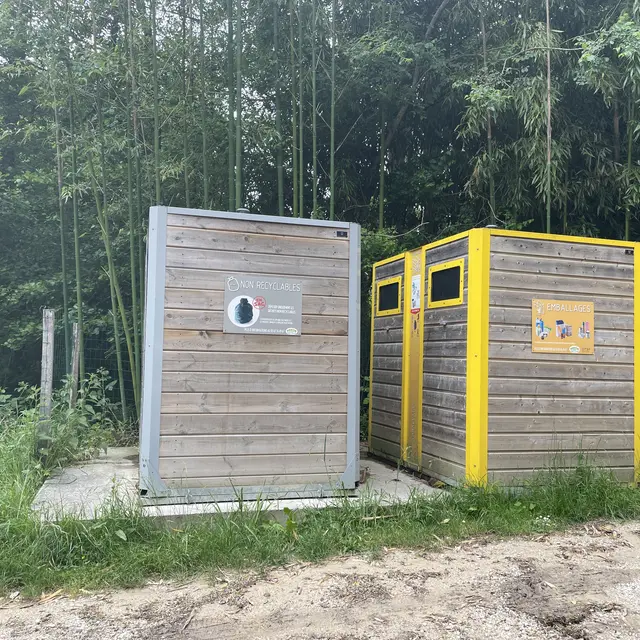 Bornes de tri pont Mounié_Piquecos