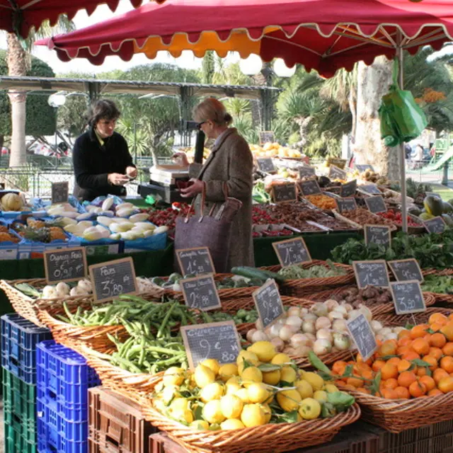 Stand de légumes Marché Sanary Var