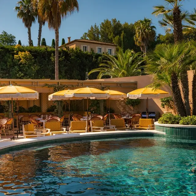 Piscine du restaurant Le Pool à Mougins