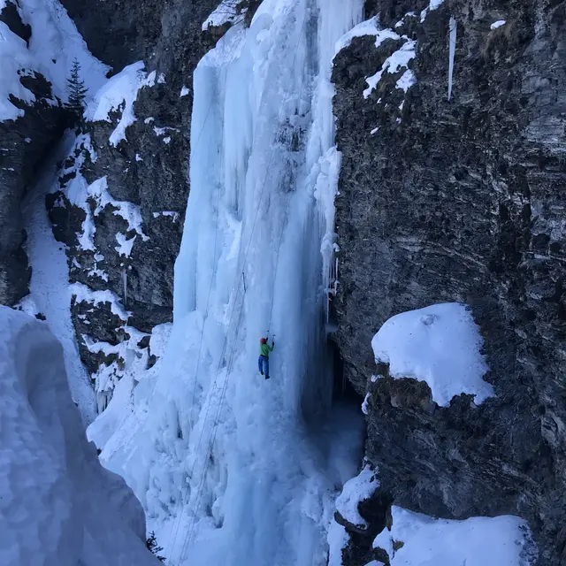 Sortie_raquette_cascade_de_glace
