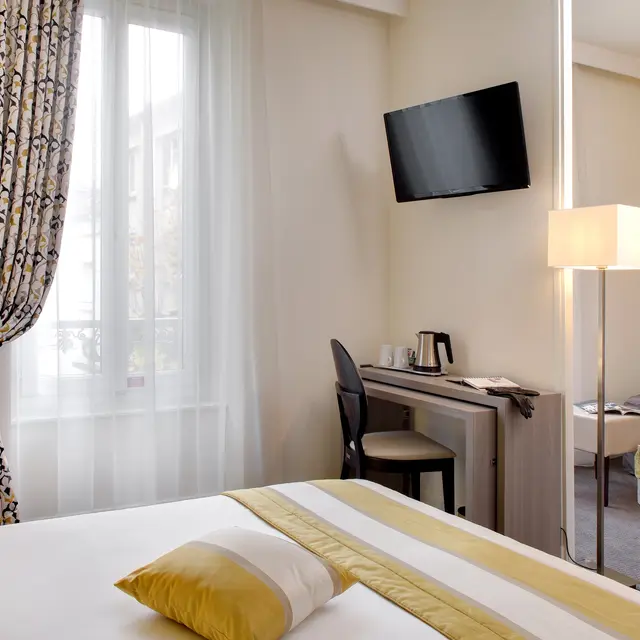 Chambre confort + ( lit 180 )