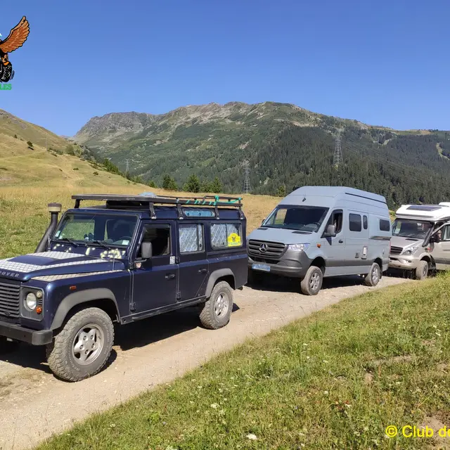 Raid véhicules voyageurs avec le Club des Aigles