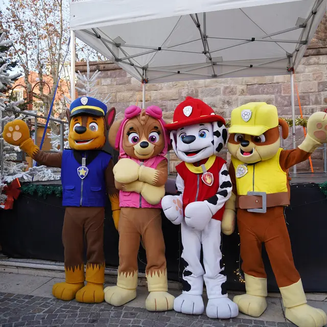 Déambulation de mascottes_Fréjus