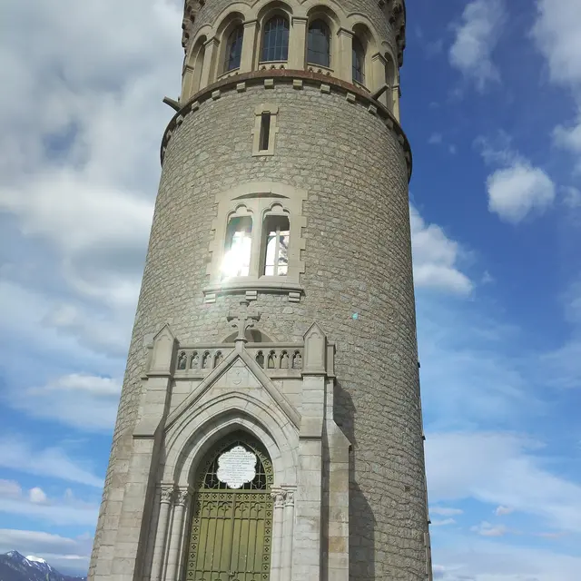 Tour d'Avalon