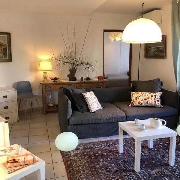 Appartement T2 Mme Duminil-Laverdure Hyères centre