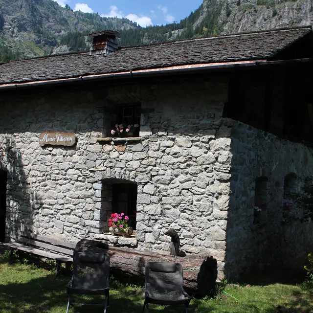 Bâti traditionnel vallorcin : présentation de la démarche d'inventaire et visite de la Maison de Barberine et de son hameau_Vallorcine