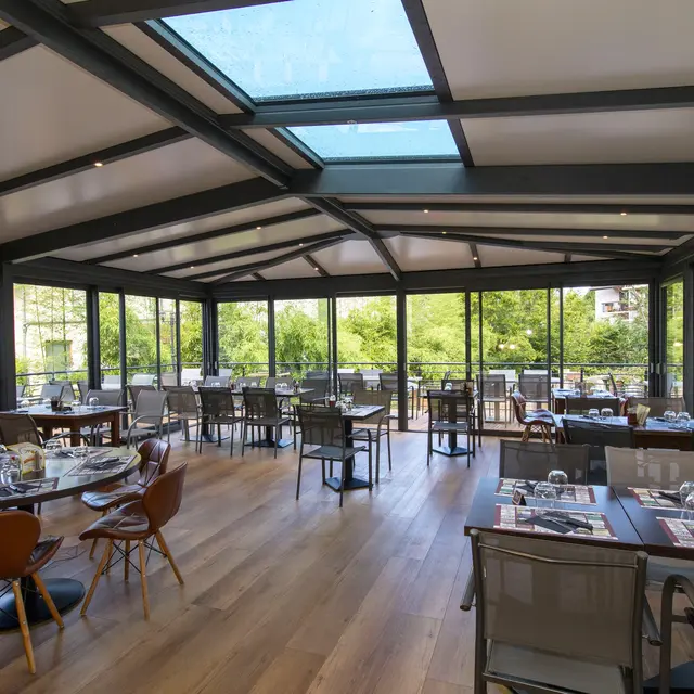 Entre lacs et collines Restaurant Novalaise